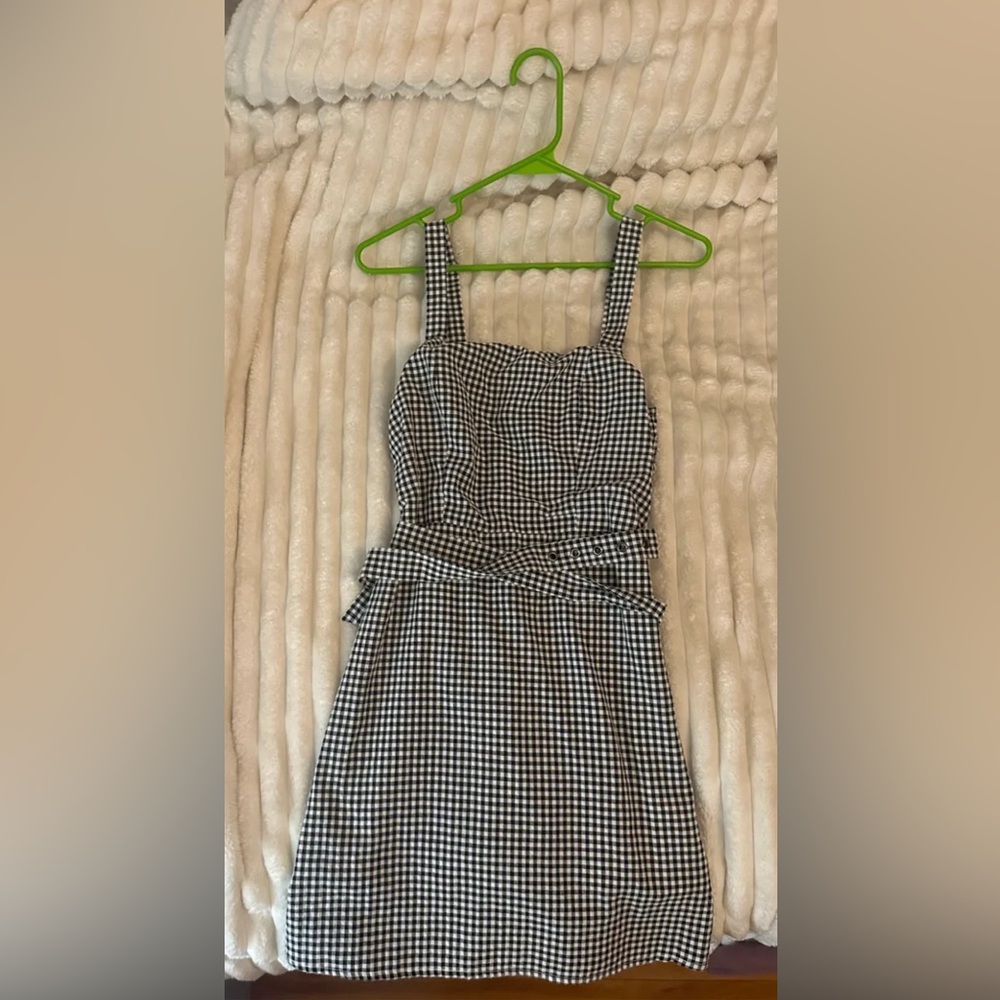 Black and white dress- small